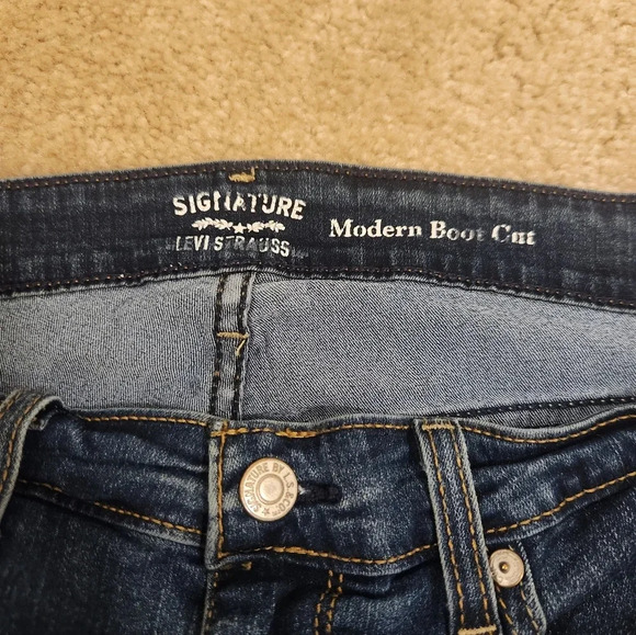 Signature Levi Strauss Women Dark Wash Jeans Modern Boot Cut 33" Waist Blue #C60 - Picture 3 of 5
